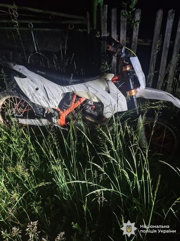 16-річний мотоцикліст врізався в авто на Коломийщині — постраждали двоє підлітків (ФОТОФАКТ)