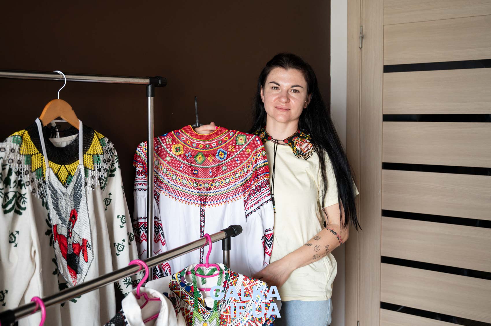 Бісеринка до бісеринки: як франківська вчителька біології відроджує забуте мистецтво силянок (ФОТО)