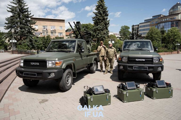 Автомобілі для захисту неба та мільйонні сертифікати: дві бригади отримали допомогу від Франківщини (ФОТО)