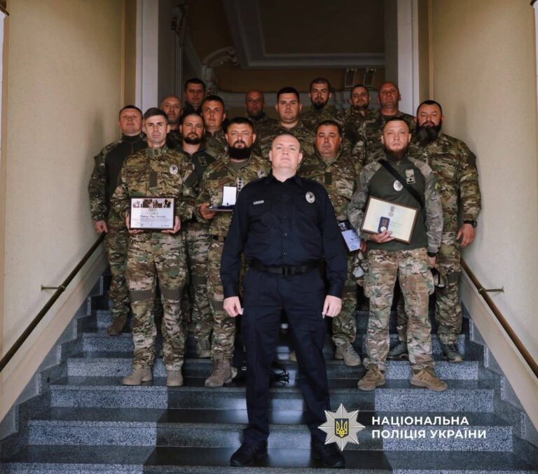 Бойові завдання на Покровському та Костянтинівському напрямках: поліціянтів з Прикарпаття відзначили нагородами (ФОТО)