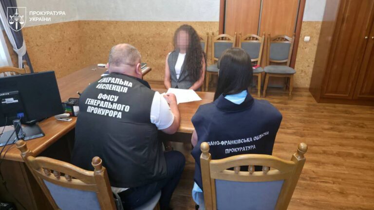 Прокурорка з Франківщини отримала $1000 за працевлаштування з бронюванням – ОГП