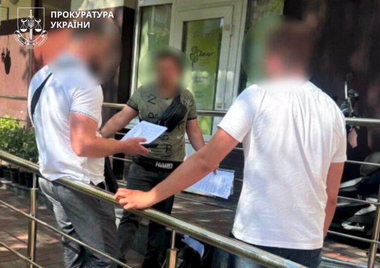 Закупівля “під своїх”: на Косівщині викрили схему зі комп’ютерною технікою для шкіл (ФОТО)